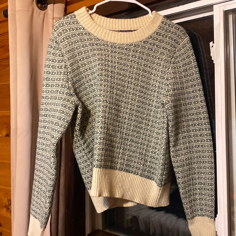 Patagonia Cream and Forest green wool Crew Neck Sweater